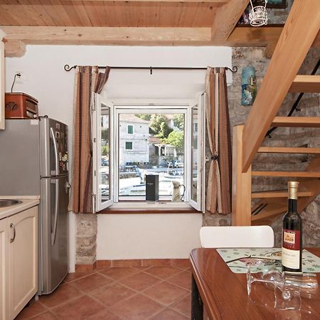 Seaside Holiday House Maslinica, Solta - 13965 Grohote Стая снимка