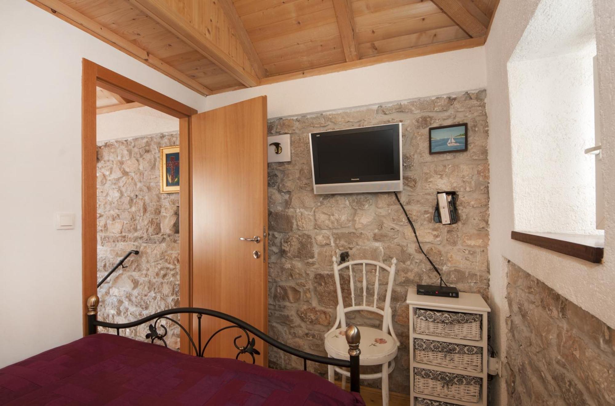 Seaside Holiday House Maslinica, Solta - 13965 Grohote Стая снимка